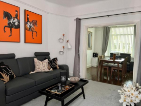 Spacious Home - Sleeps 5 persons - Minutes Walk from Anfield Stadium